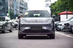 Lynk & Co 08 EM-P