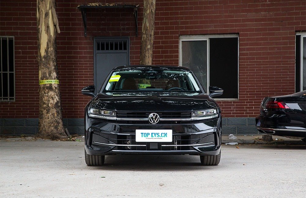 imgi_3_1_3(3) 2026 Volkswagen Magotan – Buy Direct From China | Chinese Cars Available for International Orders - Image 1