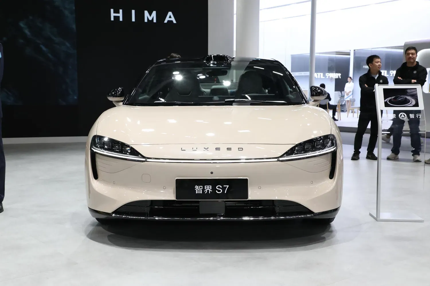 imgi_36_Luxeed-S7-2024-Used-New-Energy-Vehicle-Automobile-Electric-Car Luxeed S7 2024 – For Sale From China | Chinese Cars for Car Dealerships - Image 1
